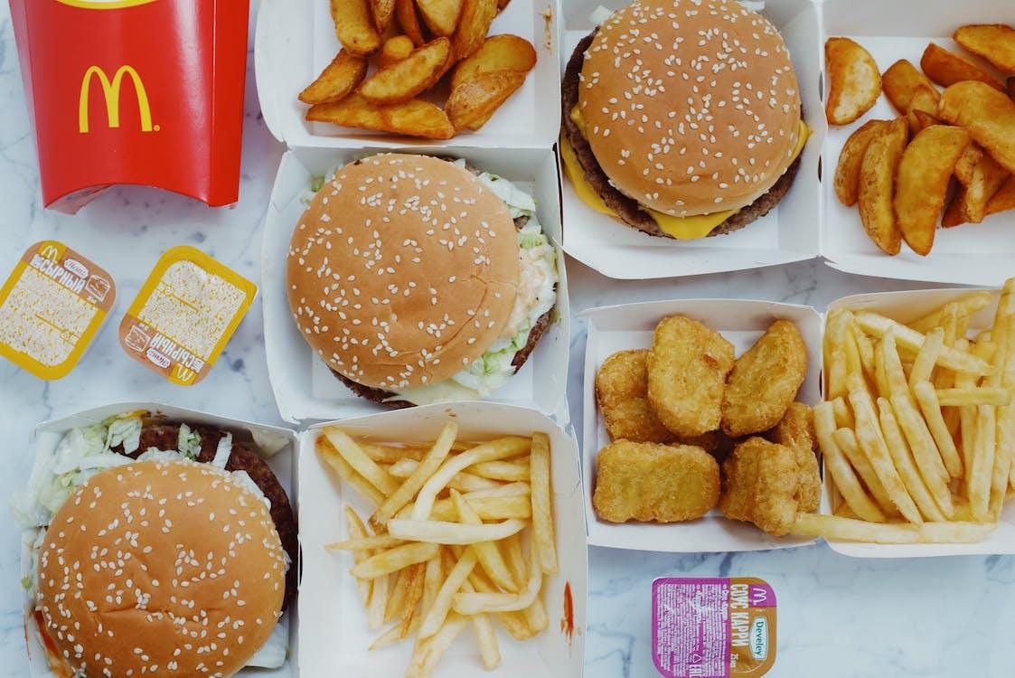 McDonald's: Cómo Solicitar un Trabajo, Beneficios, Salarios y Más